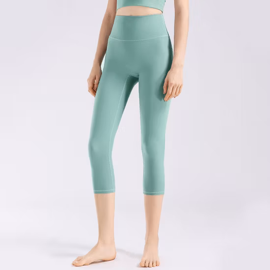 Set di leggings da yoga per donna di vendita calda OEM Set allenamento fitness a vita alta abbigliamento sportivo a coste Scrunch Booty Pantaloncini da palestra Set da yoga